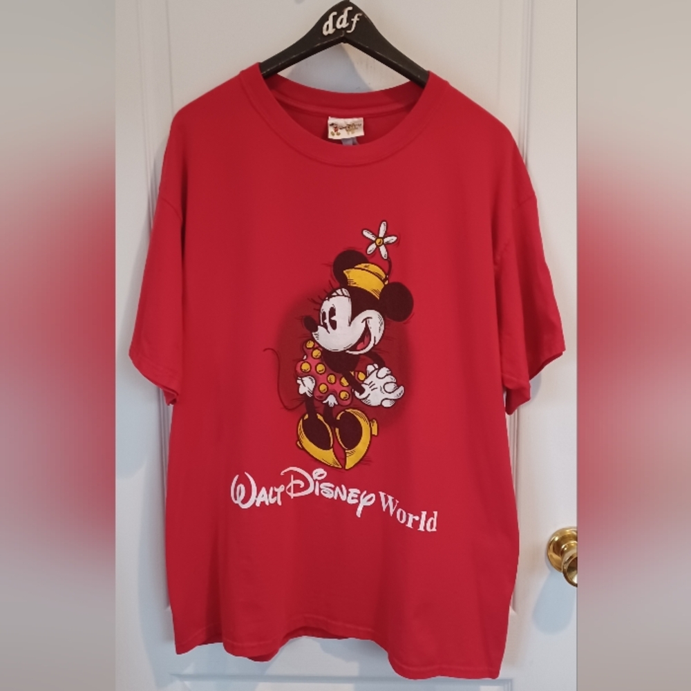 WALT DISNEY WORLD LARGE MINNIE MOUSE W/DAISY HAT RED T-SHIRT UNISEX 100% COTTON
